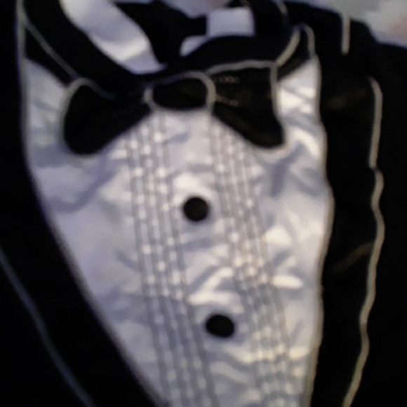 A baby one piece - Picture 2 of 4